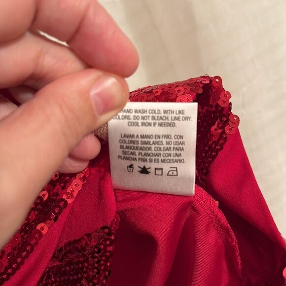 Covington MP Vibrant Red Sequined Diagonal Stripes Sleeveless Tank Top - Picture 9 of 9